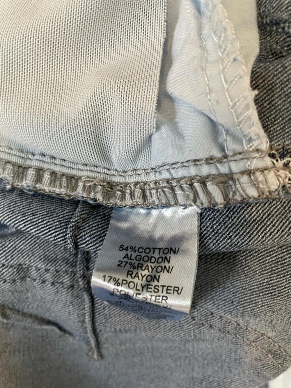 Democracy Ab Solution Women's Light Blue Cropped Jeans - Picture 6 of 6